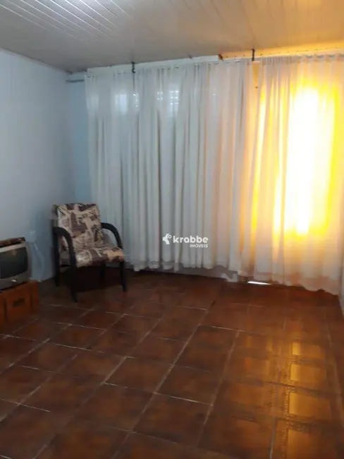 Foto 3 de Casa com 2 quartos à venda, 300m2 em Teutonia - RS