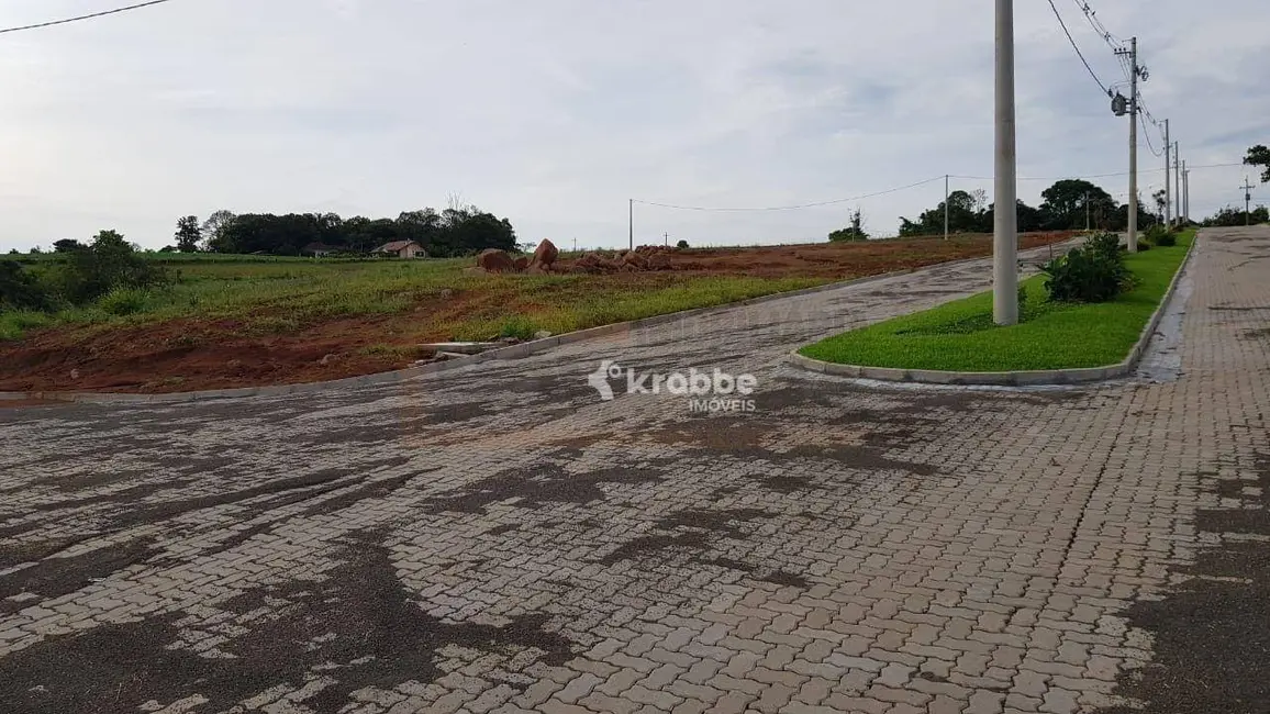 Foto 1 de Terreno / Lote à venda, 598m2 em Colinas - RS