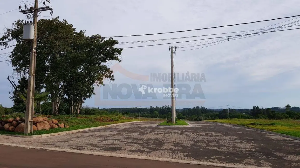 Foto 3 de Terreno / Lote à venda, 598m2 em Colinas - RS