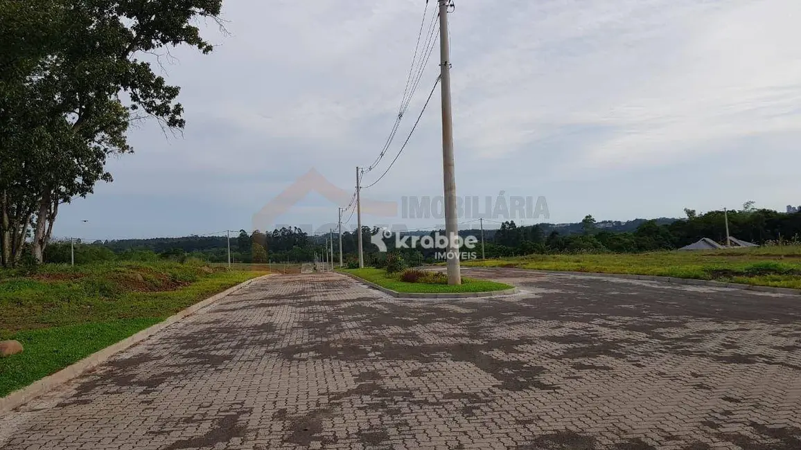 Foto 4 de Terreno / Lote à venda, 598m2 em Colinas - RS