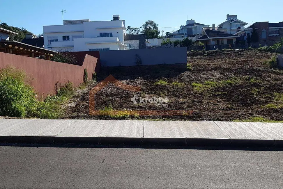 Foto 1 de Terreno / Lote à venda, 412m2 em Estrela - RS