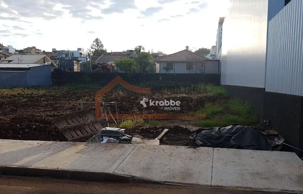Foto 1 de Terreno / Lote à venda, 396m2 em Estrela - RS