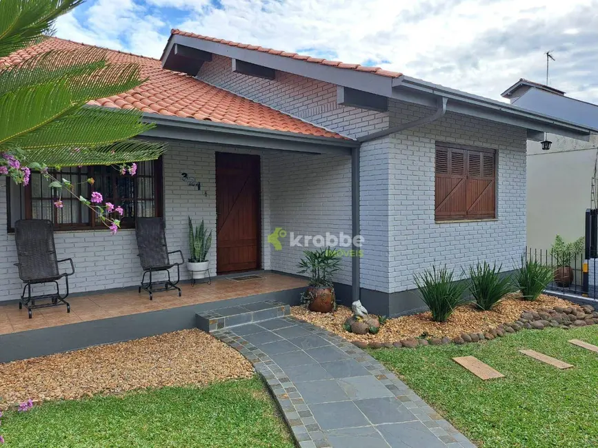 Foto 2 de Casa com 3 quartos à venda, 429m2 em Estrela - RS