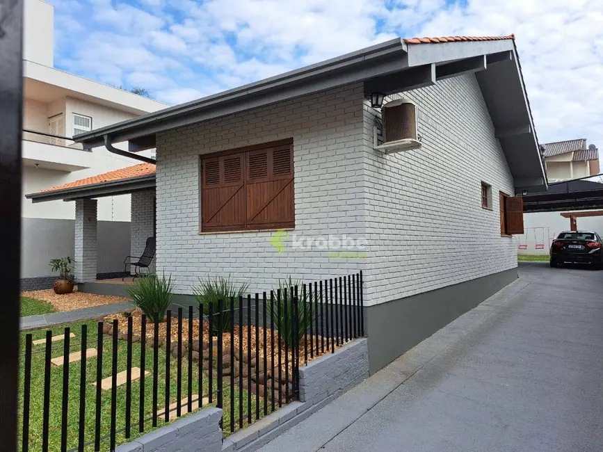 Foto 3 de Casa com 3 quartos à venda, 429m2 em Estrela - RS