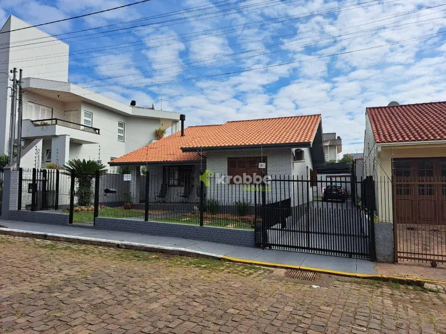 Foto 1 de Casa com 3 quartos à venda, 429m2 em Estrela - RS