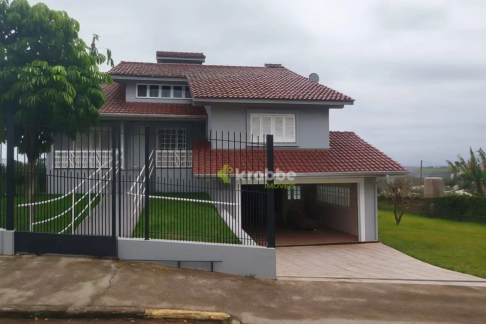 Foto 2 de Casa com 8 quartos à venda e para alugar, 600m2 em Teutonia - RS