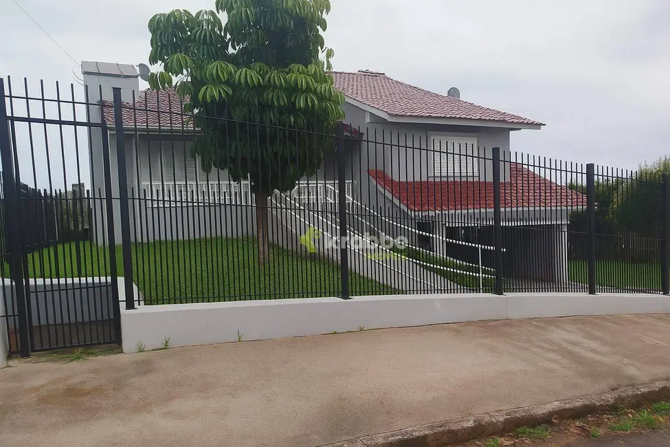 Foto 1 de Casa com 8 quartos à venda e para alugar, 600m2 em Teutonia - RS