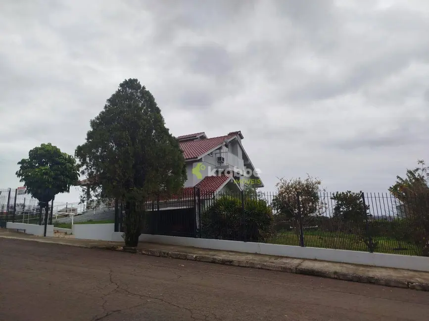Foto 4 de Casa com 8 quartos à venda e para alugar, 600m2 em Teutonia - RS