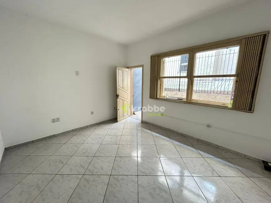 Casa com 2 quartos para alugar, 350m2 em Centro, Estrela - RS - imagem 2 Foto 2 de Casa com 2 quartos para alugar, 350m2 em Centro, Estrela - RS