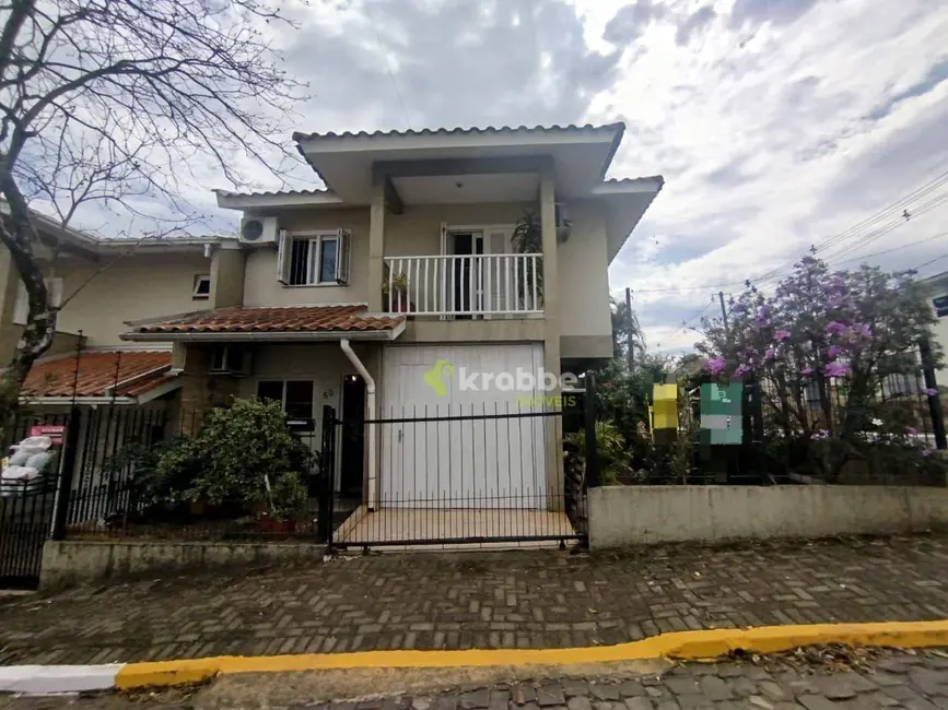 Foto 1 de Sobrado com 3 quartos à venda, 180m2 em Estrela - RS