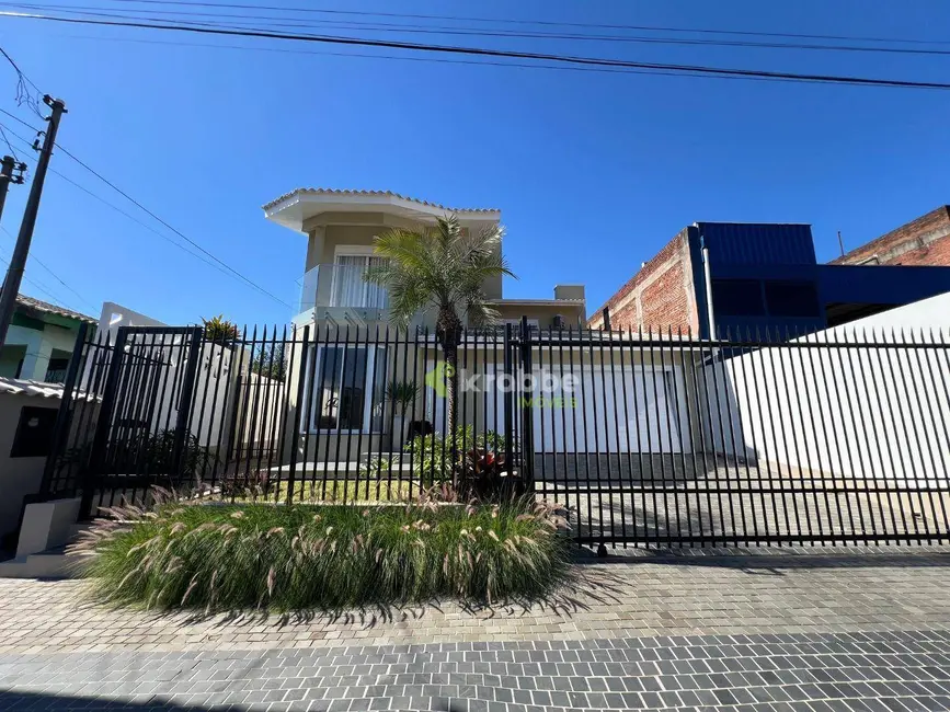 Foto 2 de Casa com 3 quartos à venda, 396m2 em Estrela - RS