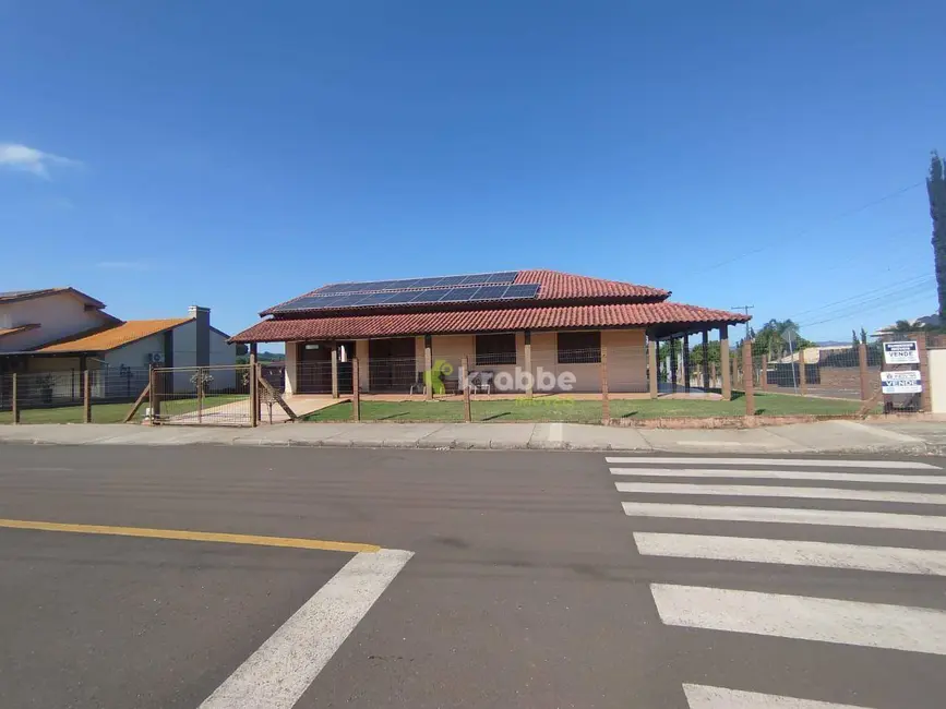 Foto 2 de Casa com 3 quartos à venda, 759m2 em Teutonia - RS