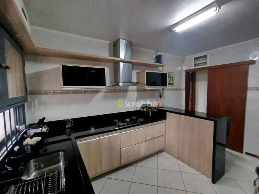 Foto 6 de Casa com 4 quartos à venda, 384m2 em Teutonia - RS