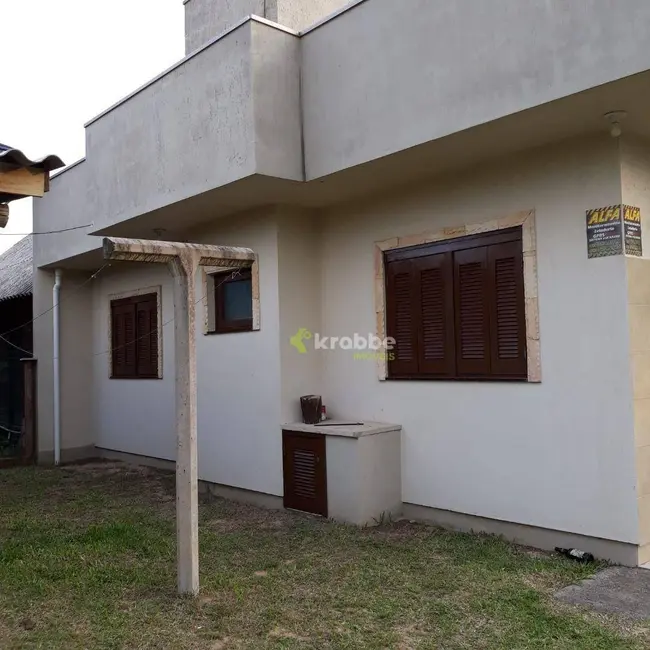 Foto 2 de Casa com 3 quartos à venda, 300m2 em Torres - RS