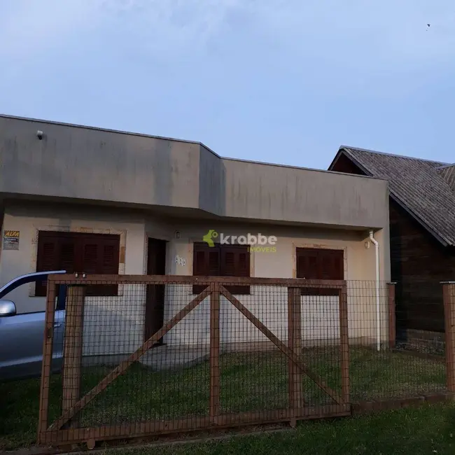 Casa com 3 quartos à venda, 300m2 em Torres - RS - imagem 3 Foto 3 de Casa com 3 quartos à venda, 300m2 em Torres - RS