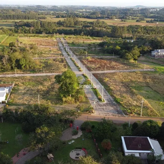 Foto 6 de Terreno / Lote à venda, 539m2 em Colinas - RS