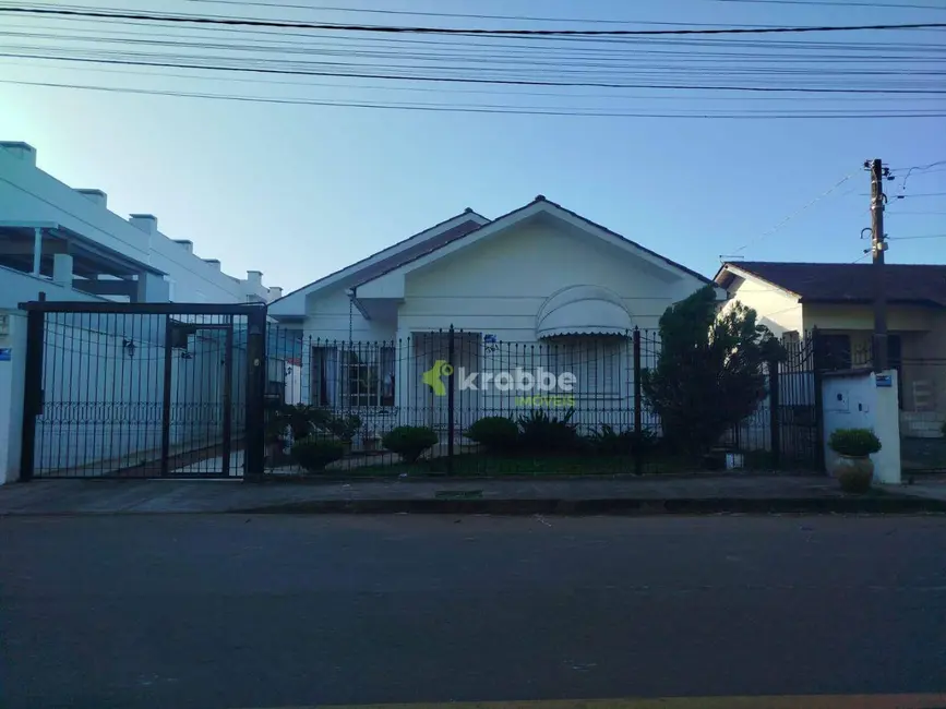 Casa com 5 quartos à venda, 363m2 em Estrela - RS - imagem 1 Foto 1 de Casa com 5 quartos à venda, 363m2 em Estrela - RS