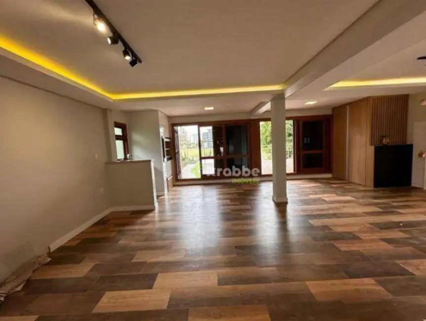 Casa com 3 quartos à venda, 1615m2 em Estrela - RS - imagem 4 Foto 4 de Casa com 3 quartos à venda, 1615m2 em Estrela - RS