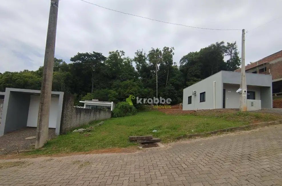 Foto 1 de Terreno / Lote à venda, 300m2 em Estrela - RS