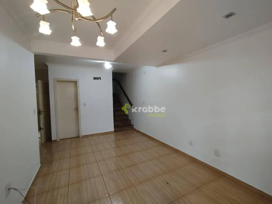 Sobrado com 2 quartos para alugar, 200m2 em Estrela - RS - imagem 3 Foto 3 de Sobrado com 2 quartos para alugar, 200m2 em Estrela - RS