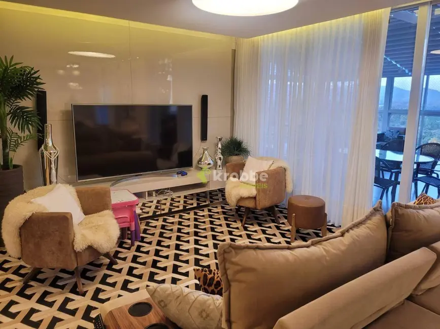 Foto 4 de Apartamento com 3 quartos à venda, 216m2 em Languiru, Teutonia - RS