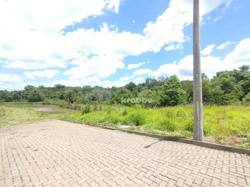 Foto 2 de Terreno / Lote à venda, 450m2 em Colinas - RS