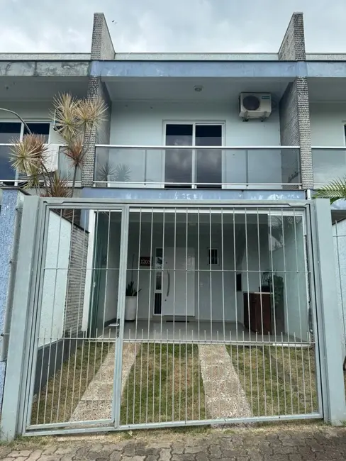 Foto 1 de Sobrado com 2 quartos à venda, 200m2 em Estrela - RS