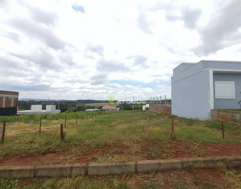 Foto 1 de Terreno / Lote à venda, 308m2 em Estrela - RS