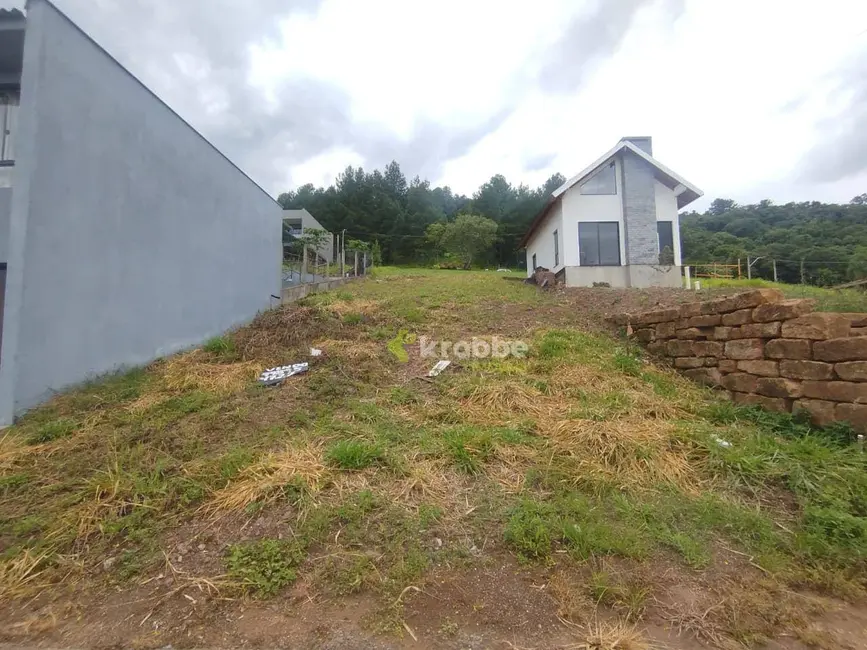 Foto 1 de Terreno / Lote à venda, 270m2 em Colinas - RS