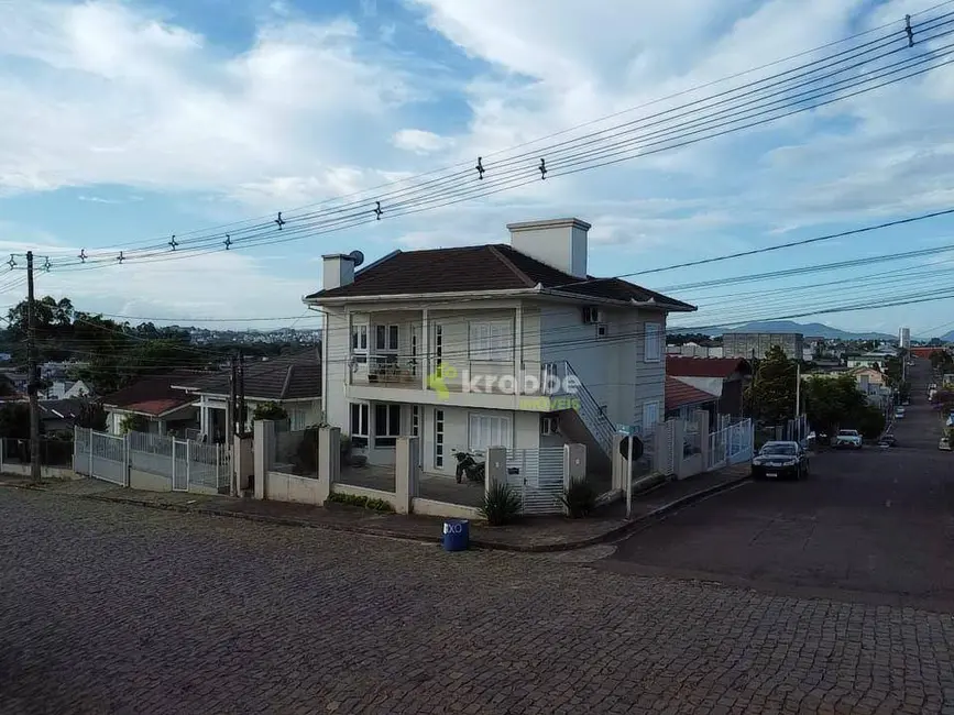 Foto 1 de Casa com 8 quartos à venda, 360m2 em Estrela - RS