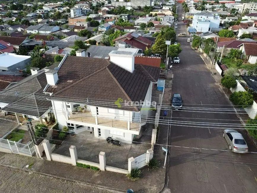 Foto 3 de Casa com 8 quartos à venda, 360m2 em Estrela - RS
