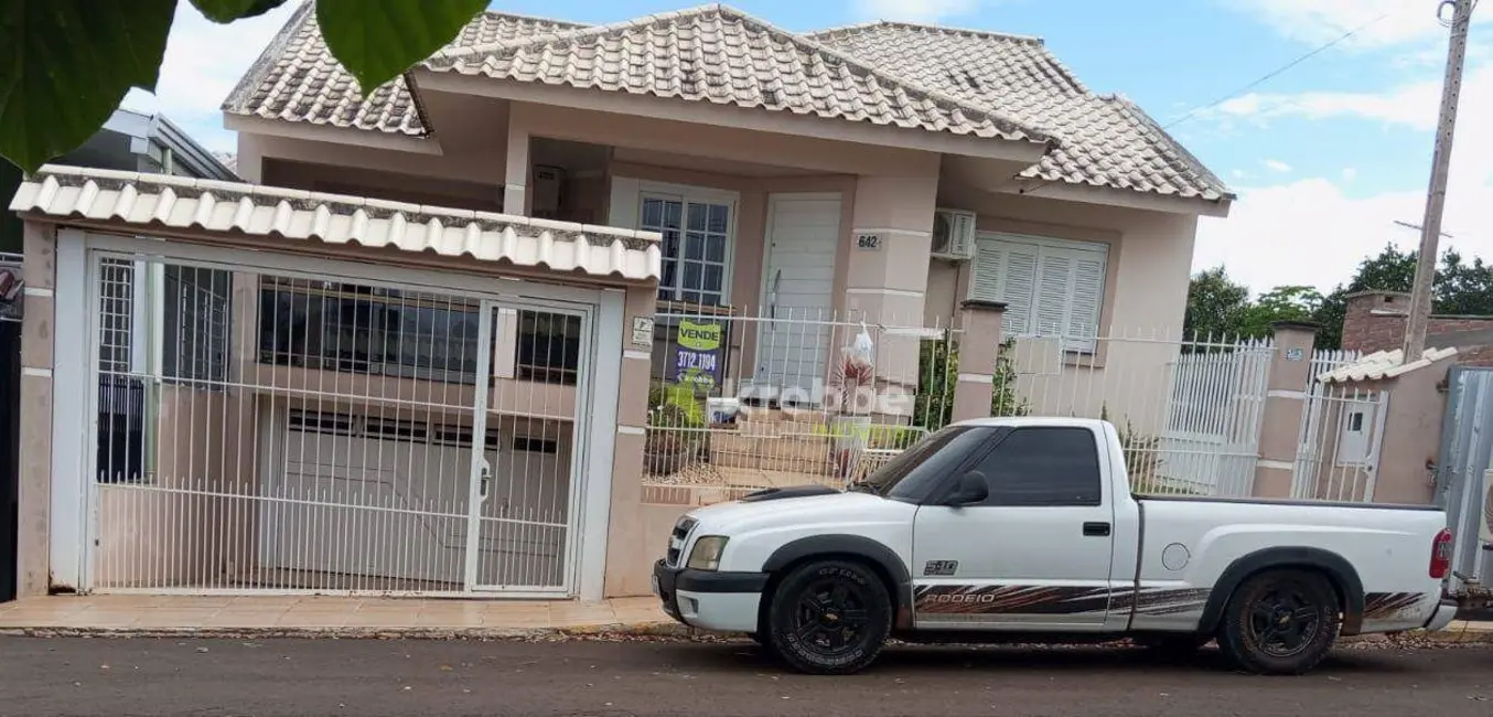 Foto 1 de Casa com 3 quartos à venda, 363m2 em Teutonia - RS