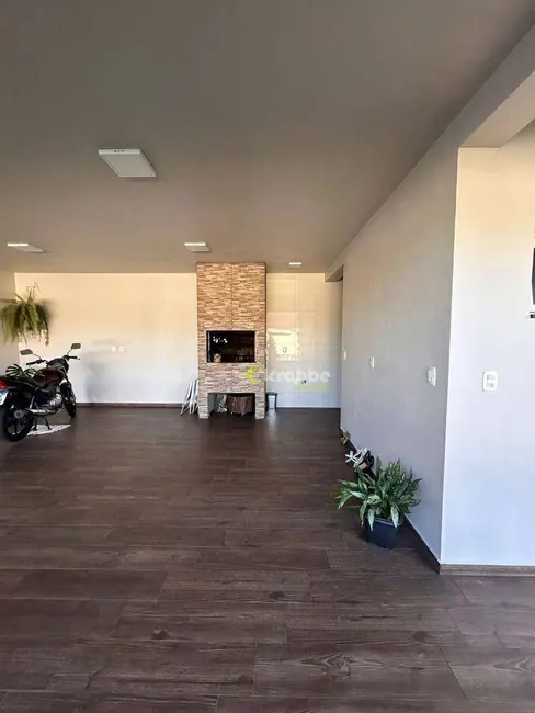 Foto 4 de Casa com 3 quartos à venda, 360m2 em Estrela - RS