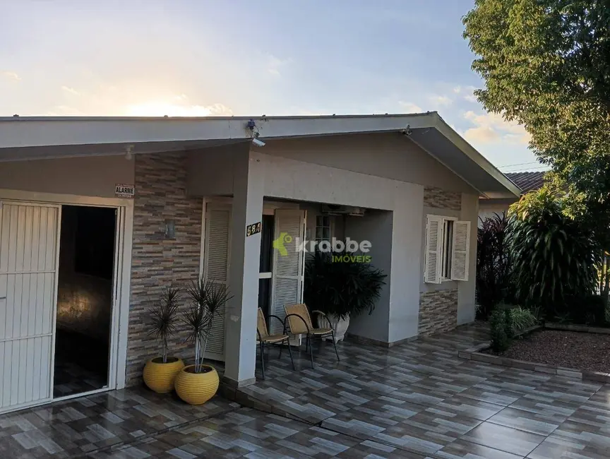 Foto 3 de Casa com 3 quartos à venda, 300m2 em Teutonia - RS