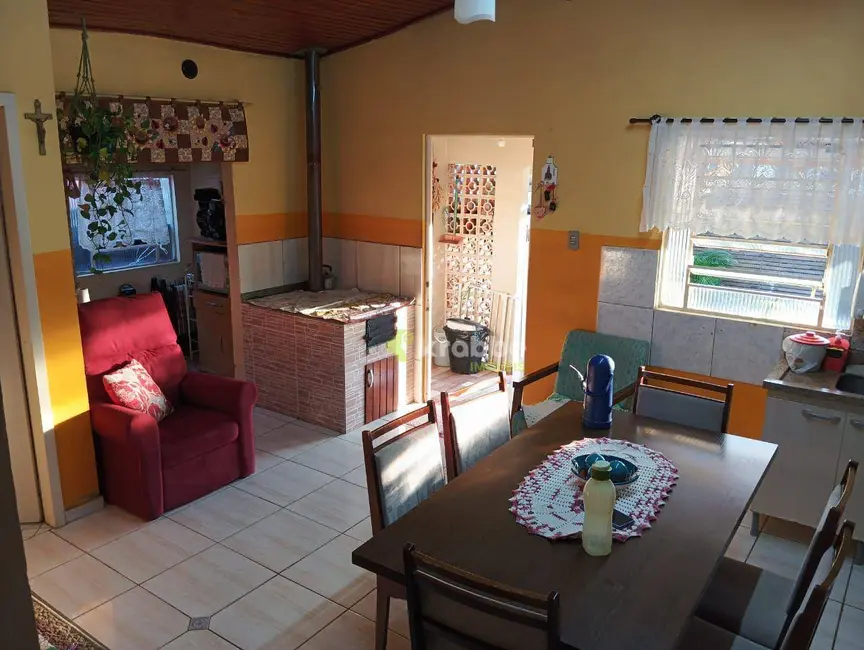 Foto 6 de Casa com 3 quartos à venda, 300m2 em Teutonia - RS