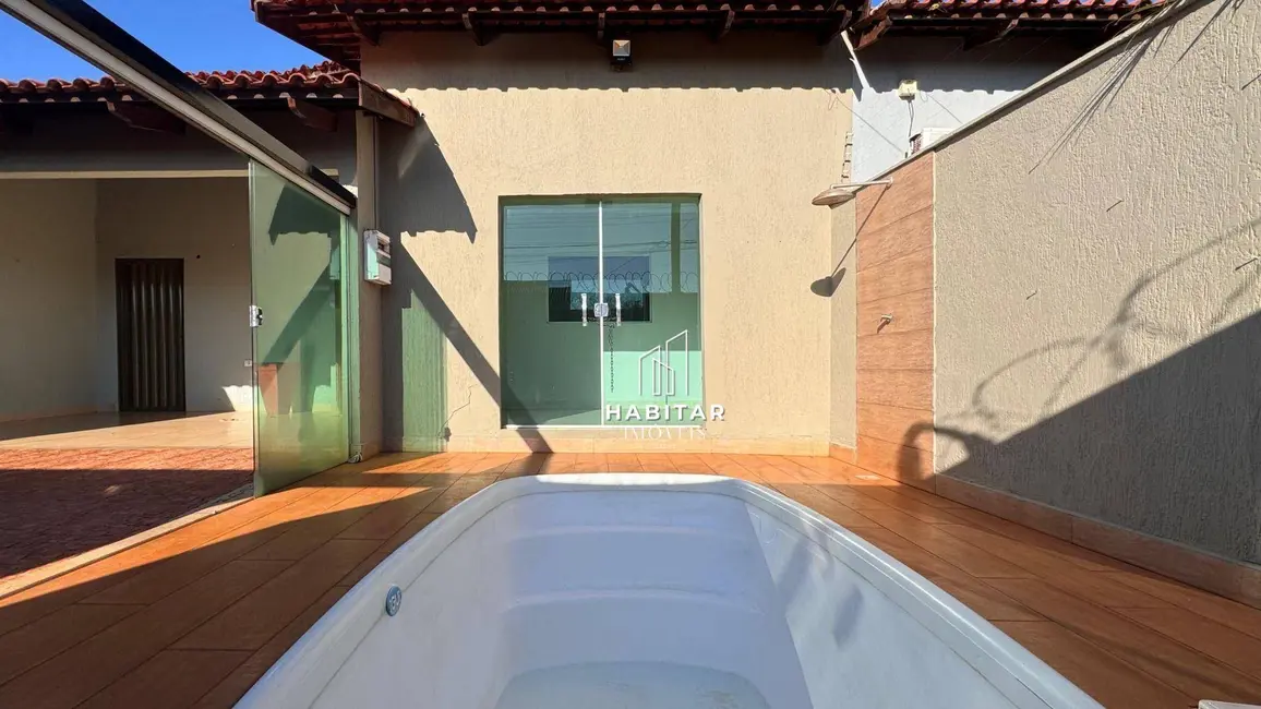 Foto 1 de Casa com 3 quartos à venda, 230m2 em Itumbiara - GO