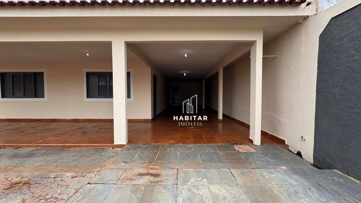 Foto 3 de Casa com 3 quartos à venda, 395m2 em Itumbiara - GO