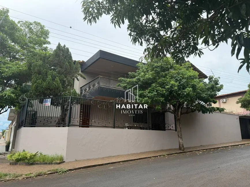 Foto 1 de Casa com 3 quartos à venda, 360m2 em Alto da Boa Vista, Itumbiara - GO