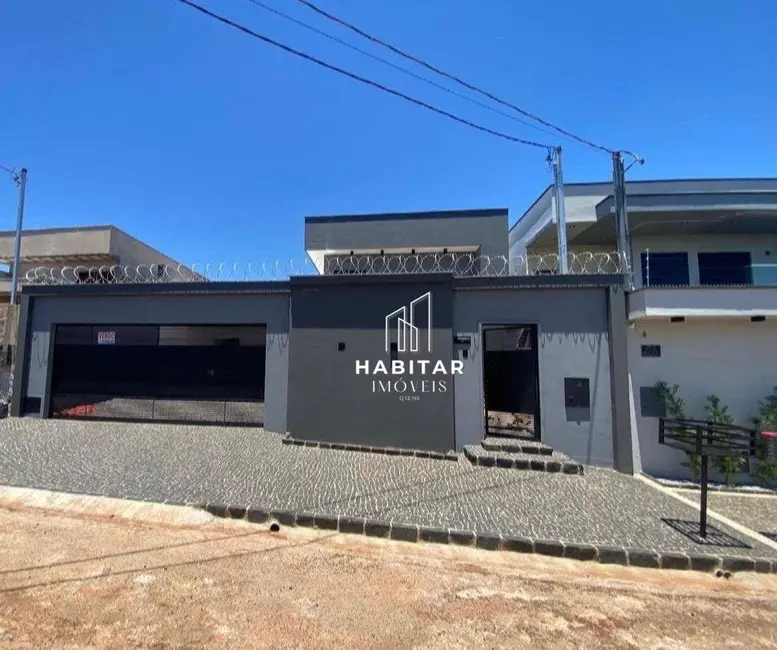 Foto 1 de Casa com 3 quartos à venda, 360m2 em Itumbiara - GO