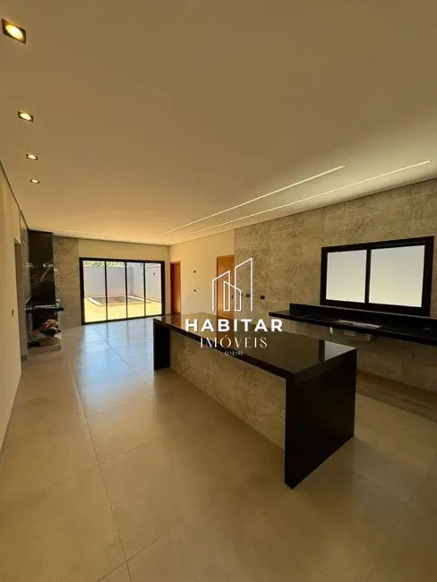 Foto 5 de Casa com 3 quartos à venda, 360m2 em Itumbiara - GO