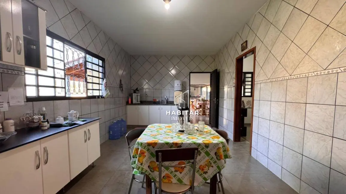 Foto 6 de Casa com 3 quartos à venda, 1344m2 em Itumbiara - GO