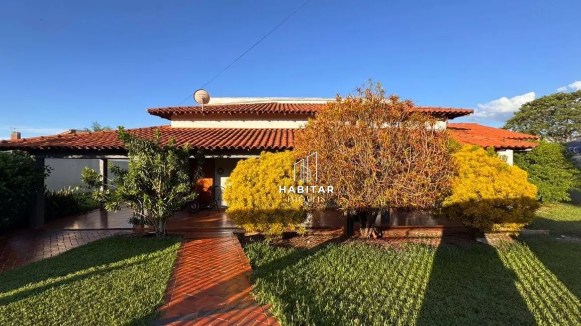 Foto 1 de Casa com 3 quartos à venda, 1344m2 em Itumbiara - GO