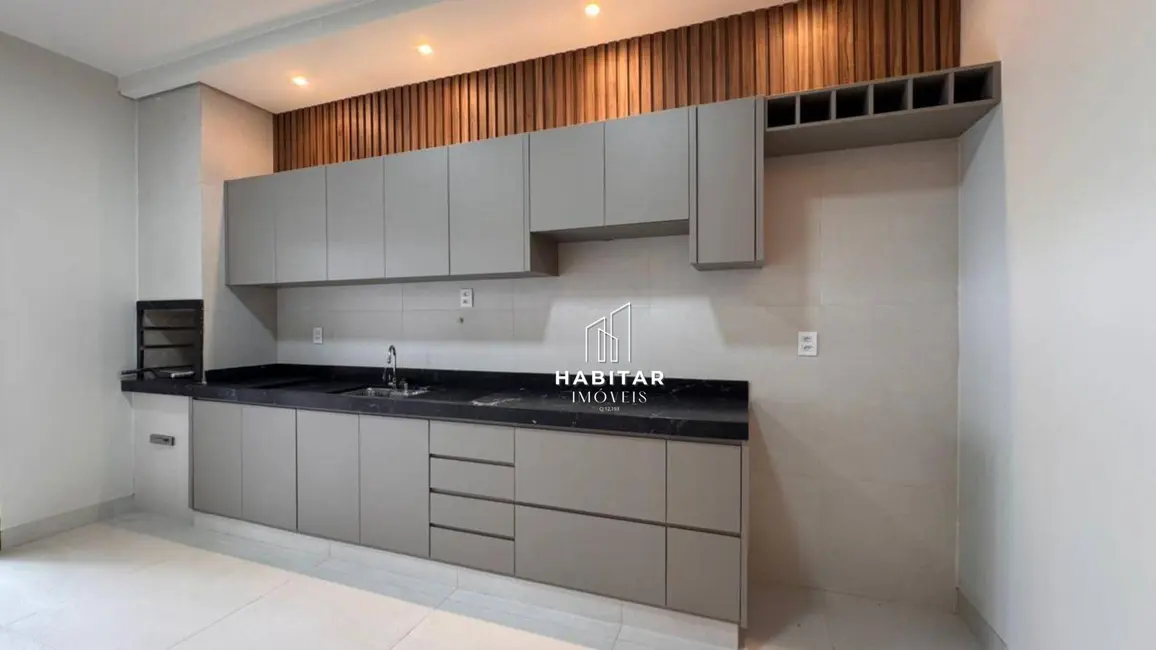 Foto 1 de Casa com 3 quartos à venda, 180m2 em Itumbiara - GO