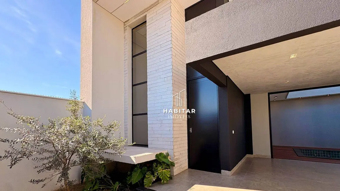 Casa com 3 quartos à venda, 250m2 em Residencial Beira Rio II, Itumbiara - GO - imagem 1 Foto 1 de Casa com 3 quartos à venda, 250m2 em Residencial Beira Rio II, Itumbiara - GO