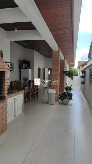 Foto 1 de Casa com 4 quartos à venda, 375m2 em Vila Zezé, Jacarei - SP
