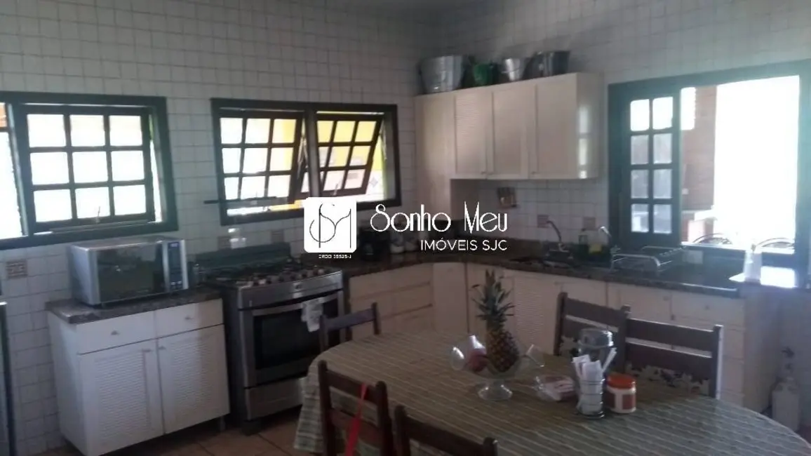 Foto 4 de Chácara com 3 quartos à venda, 5000m2 em Chácara Itamarati, Cacapava - SP