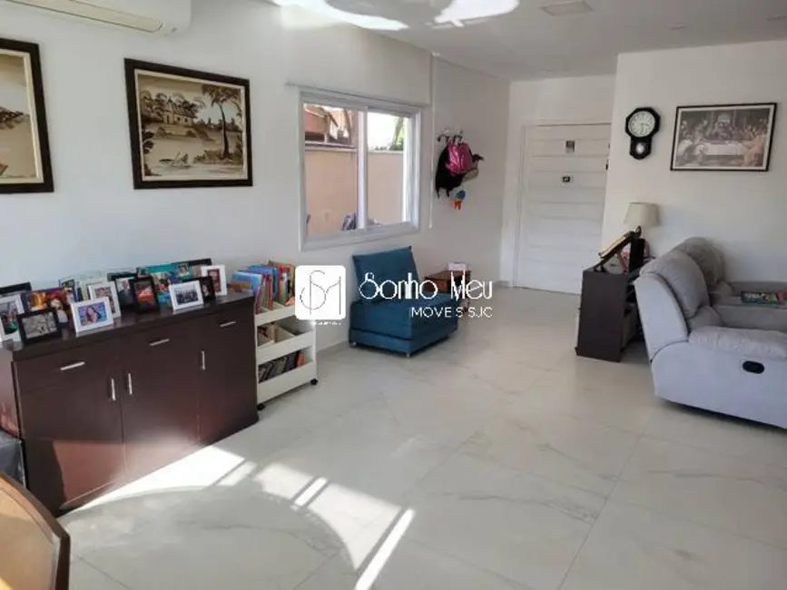Foto 4 de Casa de Condomínio com 3 quartos à venda, 210m2 em Sao Jose Dos Campos - SP