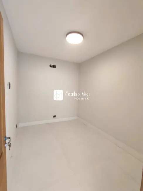 Casa com 4 quartos para alugar, 450m2 em Sao Jose Dos Campos - SP - imagem 9 Foto 9 de Casa com 4 quartos para alugar, 450m2 em Sao Jose Dos Campos - SP