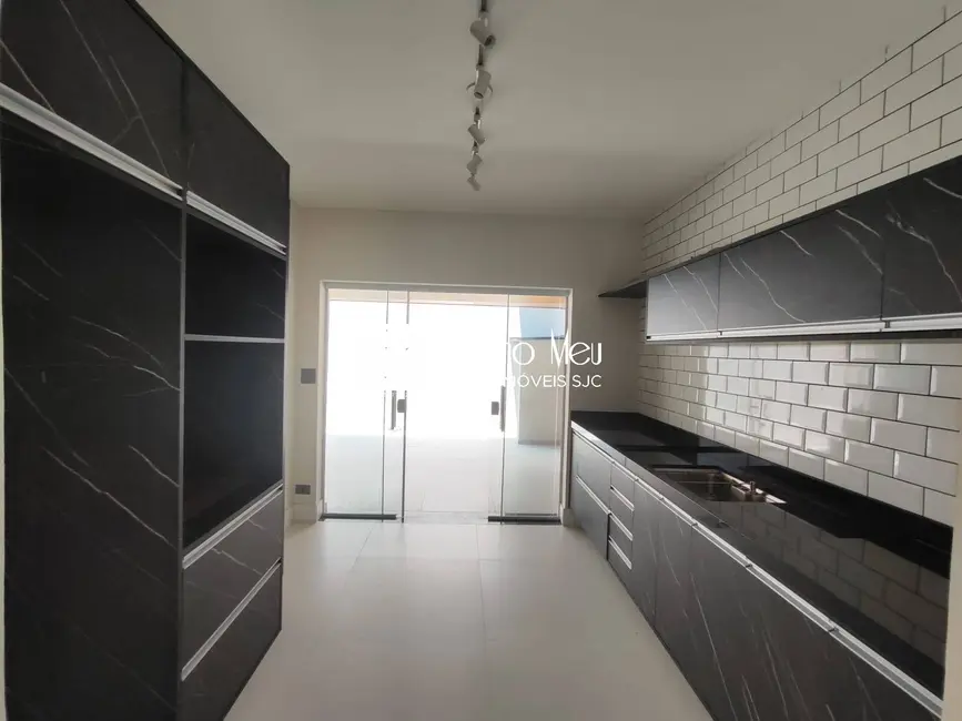 Casa com 4 quartos para alugar, 450m2 em Sao Jose Dos Campos - SP - imagem 6 Foto 6 de Casa com 4 quartos para alugar, 450m2 em Sao Jose Dos Campos - SP