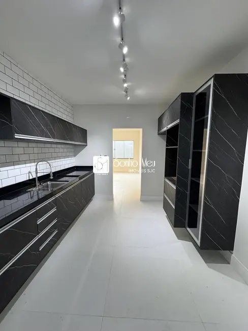 Casa com 4 quartos para alugar, 450m2 em Sao Jose Dos Campos - SP - imagem 7 Foto 7 de Casa com 4 quartos para alugar, 450m2 em Sao Jose Dos Campos - SP